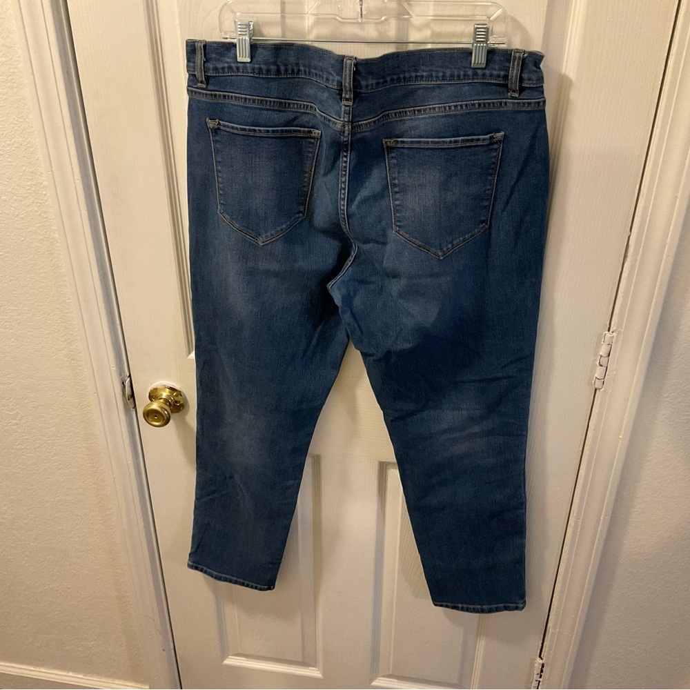 LIZ CLAIBORNE Curvy Fit Women's Blue Jeans - Picture 2 of 8